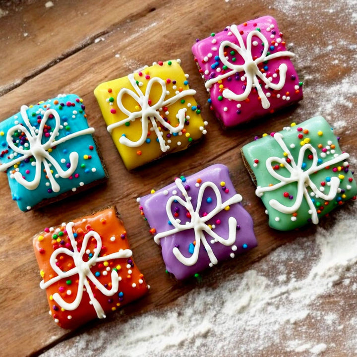 Mini Pawty Presents Dog Treat Box - 6 count