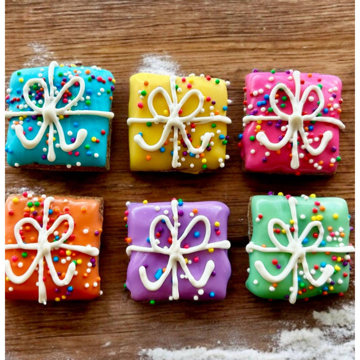 Mini Pawty Presents Dog Treat Box - 6 count